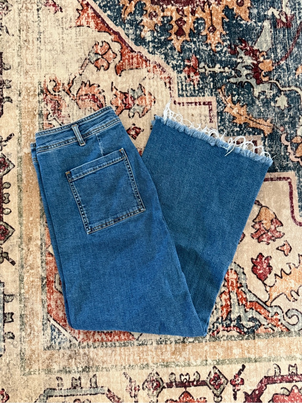 Zara Classic High-Waist Wide Leg Blue Women’s Jeans with Raw Hem